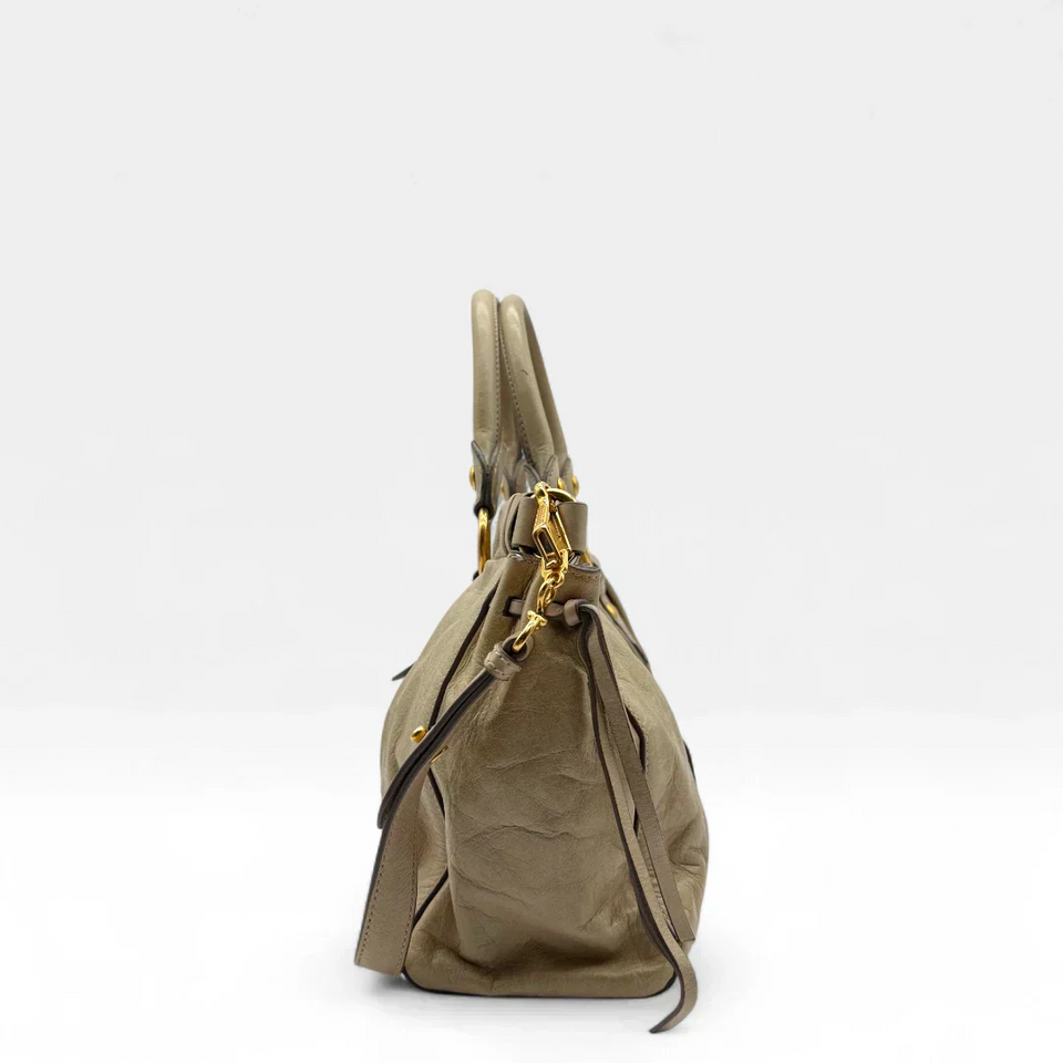 Pre-owned Miu Miu handbag Vitello Lux with shoulder strap made of beige leather