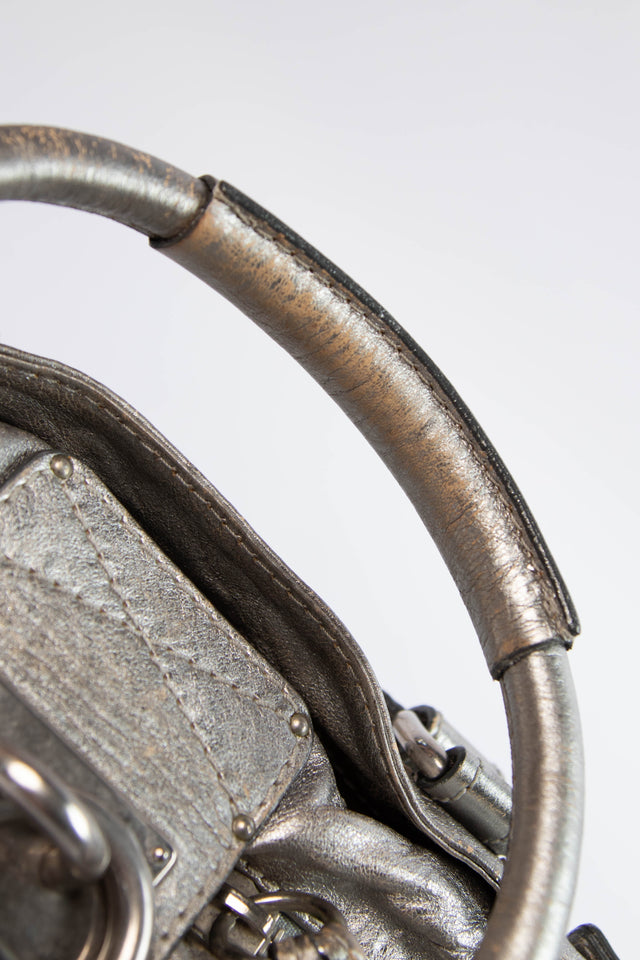 Pre-owned 2000s Chloe Silver Metallic Leather Paddington Shoulder Bag