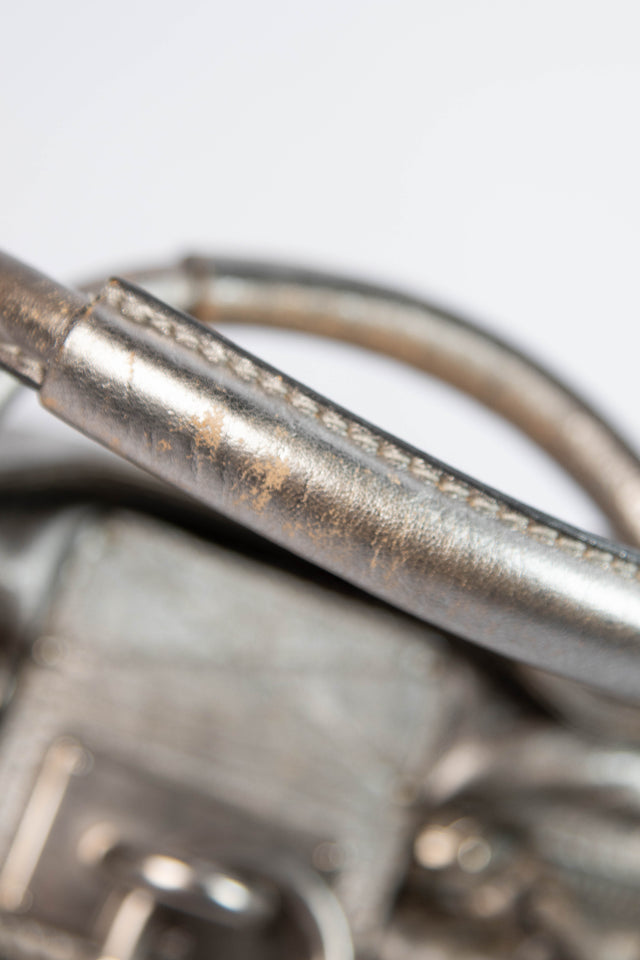 Pre-owned 2000s Chloe Silver Metallic Leather Paddington Shoulder Bag